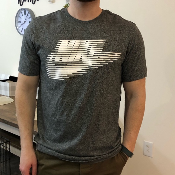 NWT NIKE Dri-Fit Tee - Picture 4 of 4